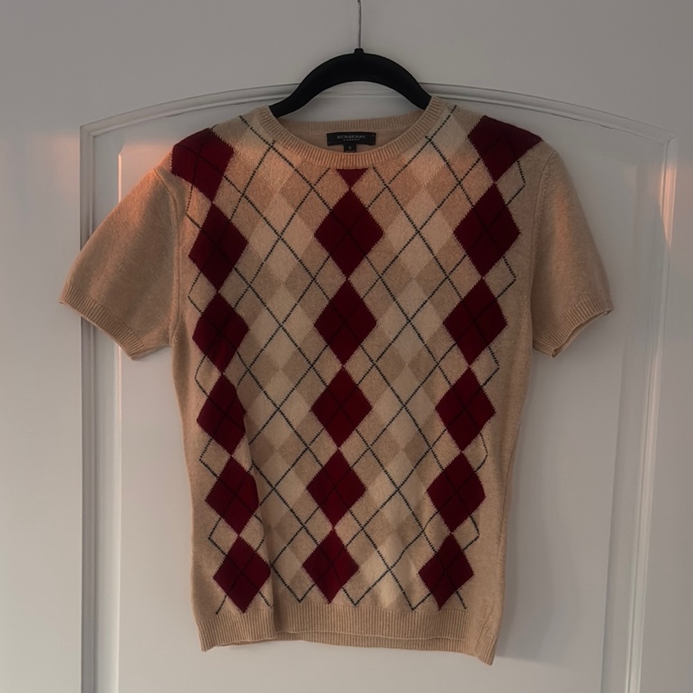 Burberry Beige and Red Argyle woman’s short sleeve Sweater size Small